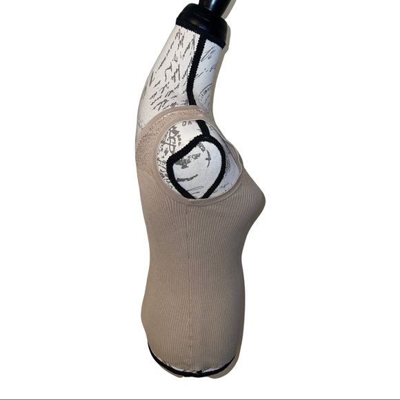 Venue Top - Picture 3 of 6